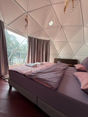 Infinity Beach Club Resort & Hostel Koh Phangan